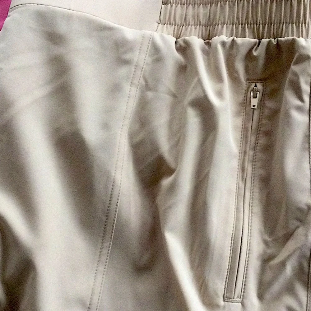 NEW OLD NAVY (Size 2X) Jogger Mid Rise Stretch Tech Pants, Tan - Picture 9 of 9